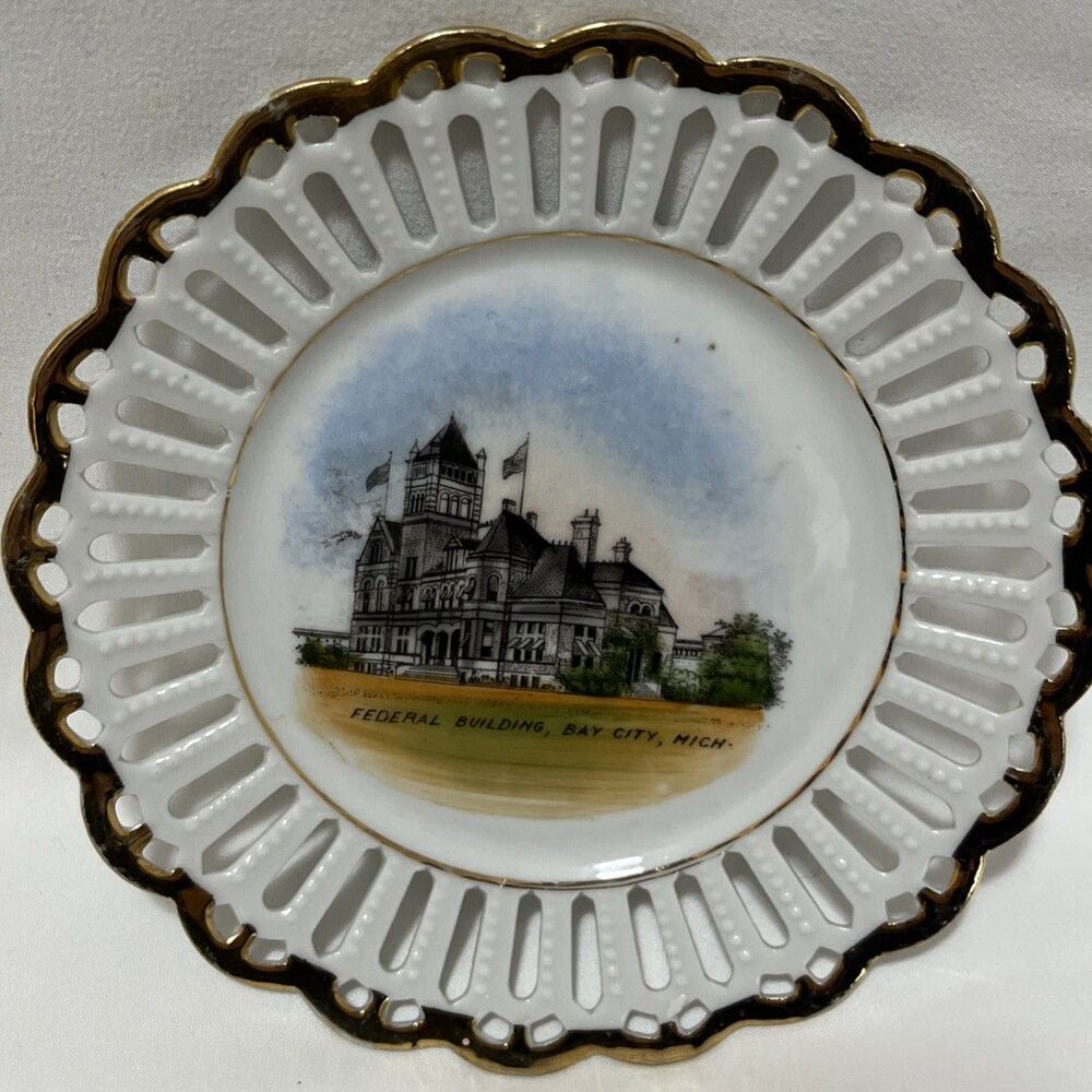 Commemorative Bay city Michigan federal building plate gold rimmed
